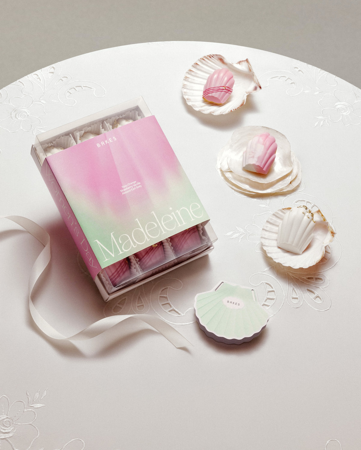 HỘP QUÀ ROSE GOLD MADELEINE - BAKES SAIGON