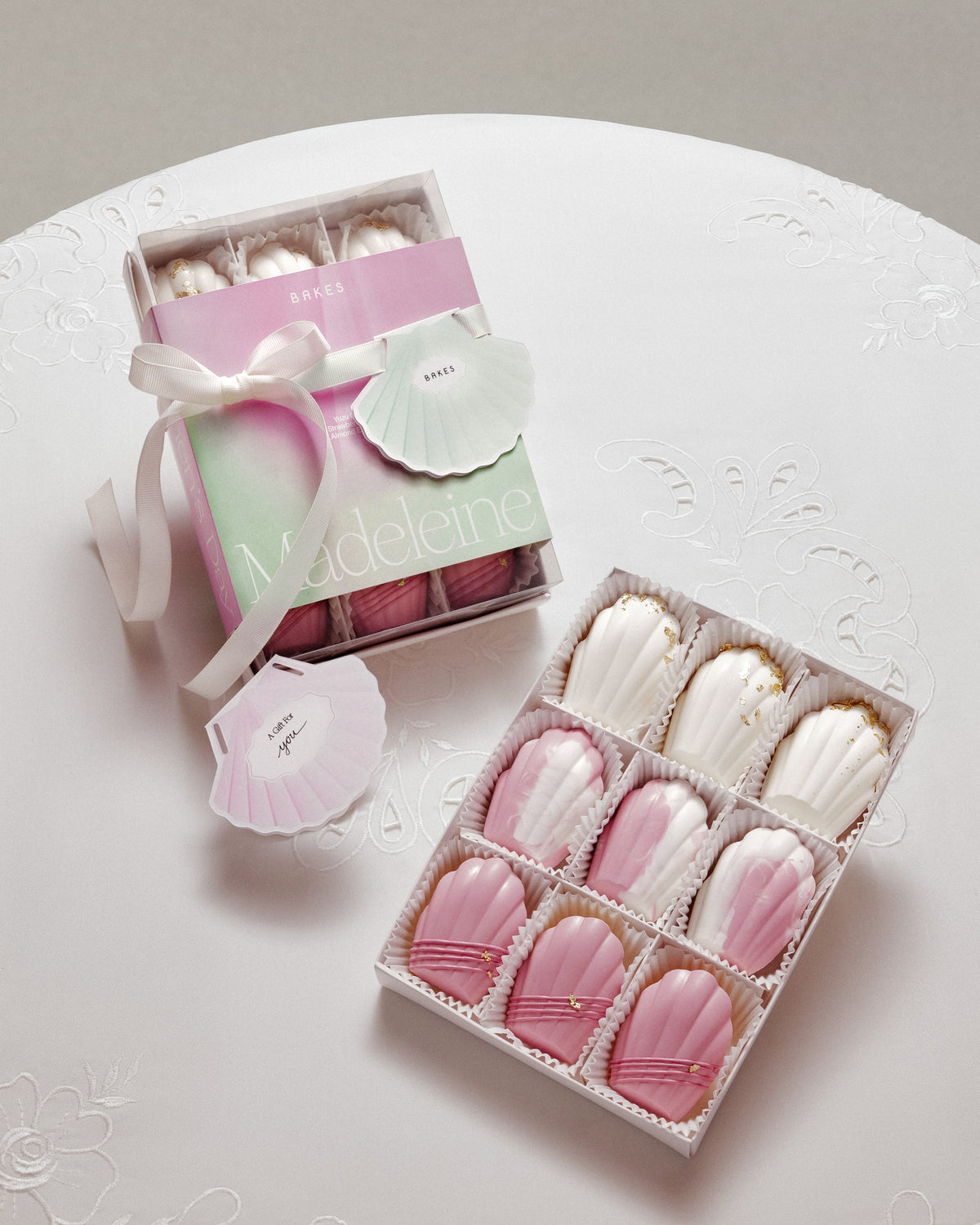 HỘP QUÀ ROSE GOLD MADELEINE - BAKES SAIGON