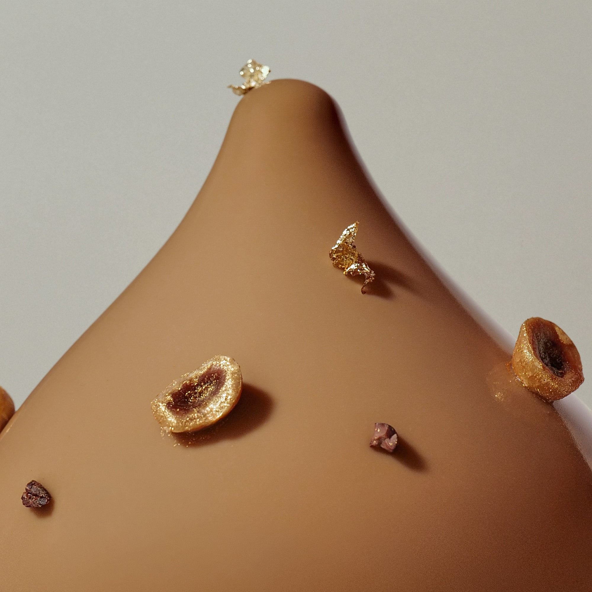 Chocolate Hazelnut Kiss | ⌀12cm - BAKES SAIGON