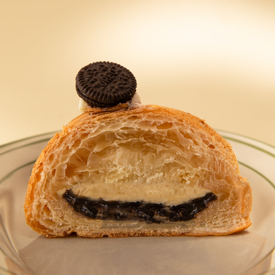 Oreo Cheesecake Croissant